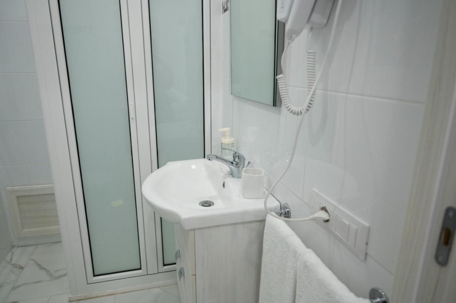 Triple Room Private Bathroom,1620522124:JPEG